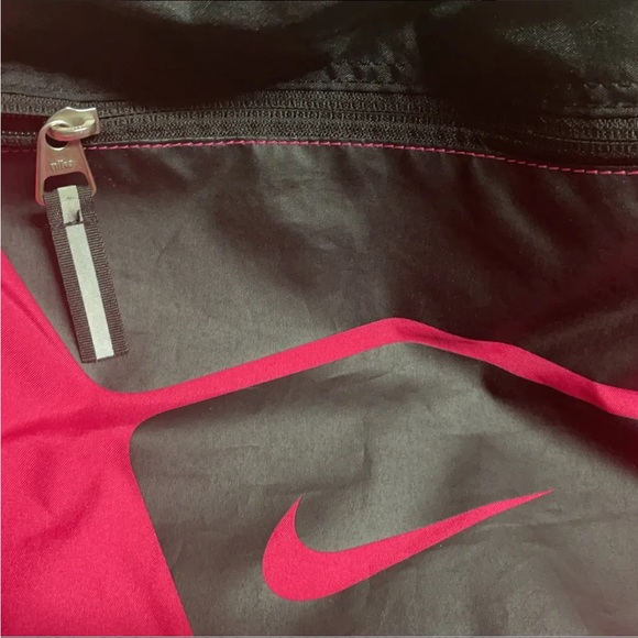 Nike’s wifi String Bag - Picture 2 of 7